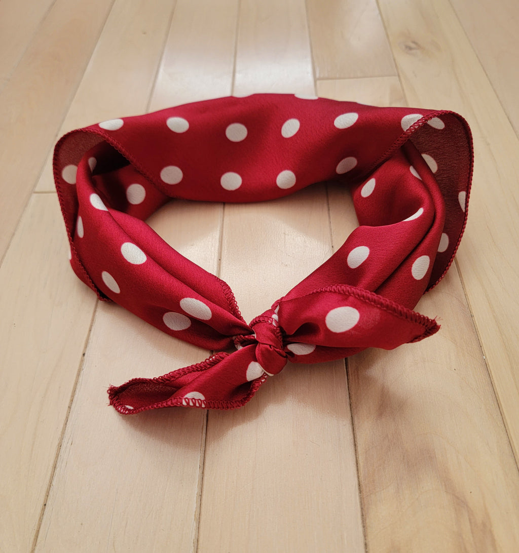 Foulard " Bordeaux et pois blancs"