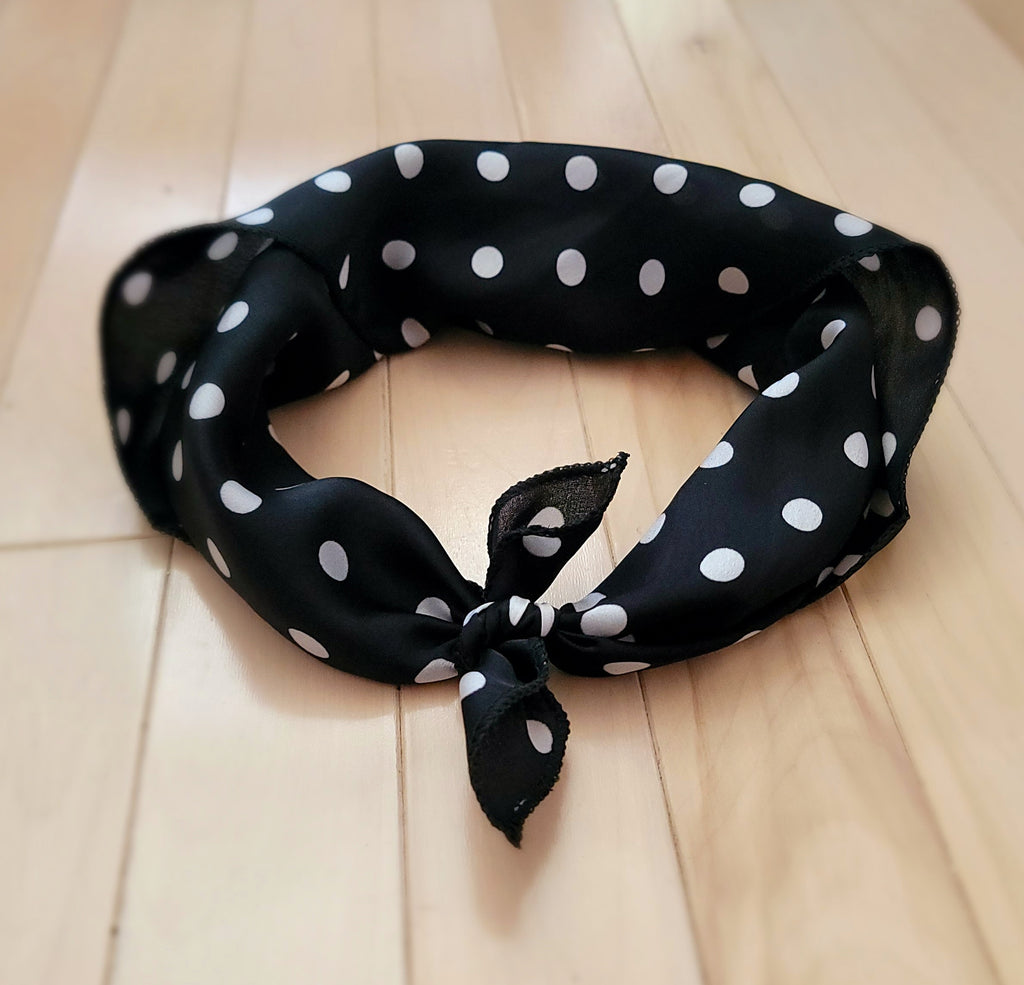Foulard "Noir à pois blancs"